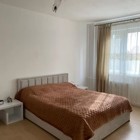 منزل للإقامة Near Center Flat *